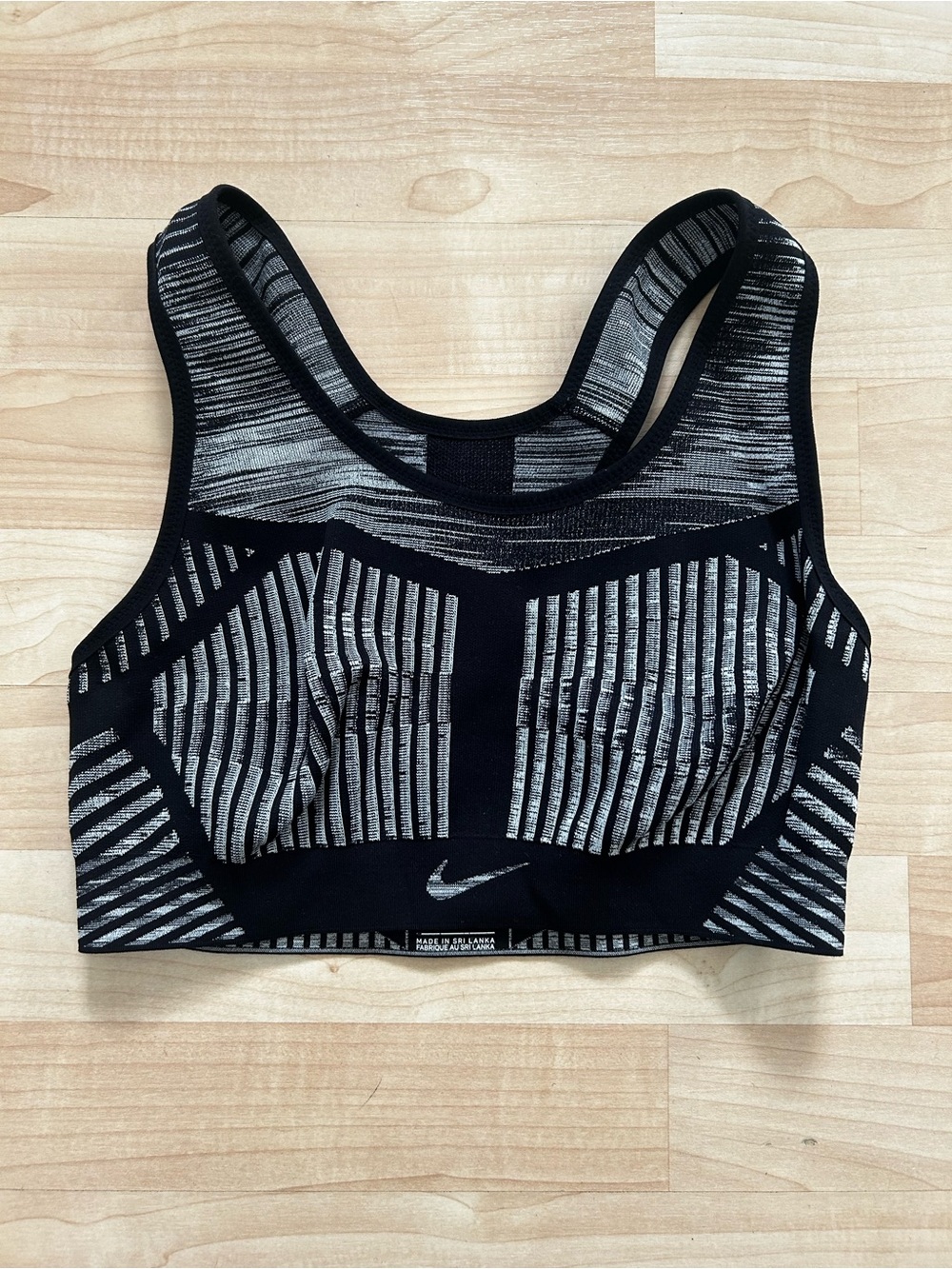 Women's Nike Phenom Flyknit High-Support Non-Padded Sports Bra Size: Small